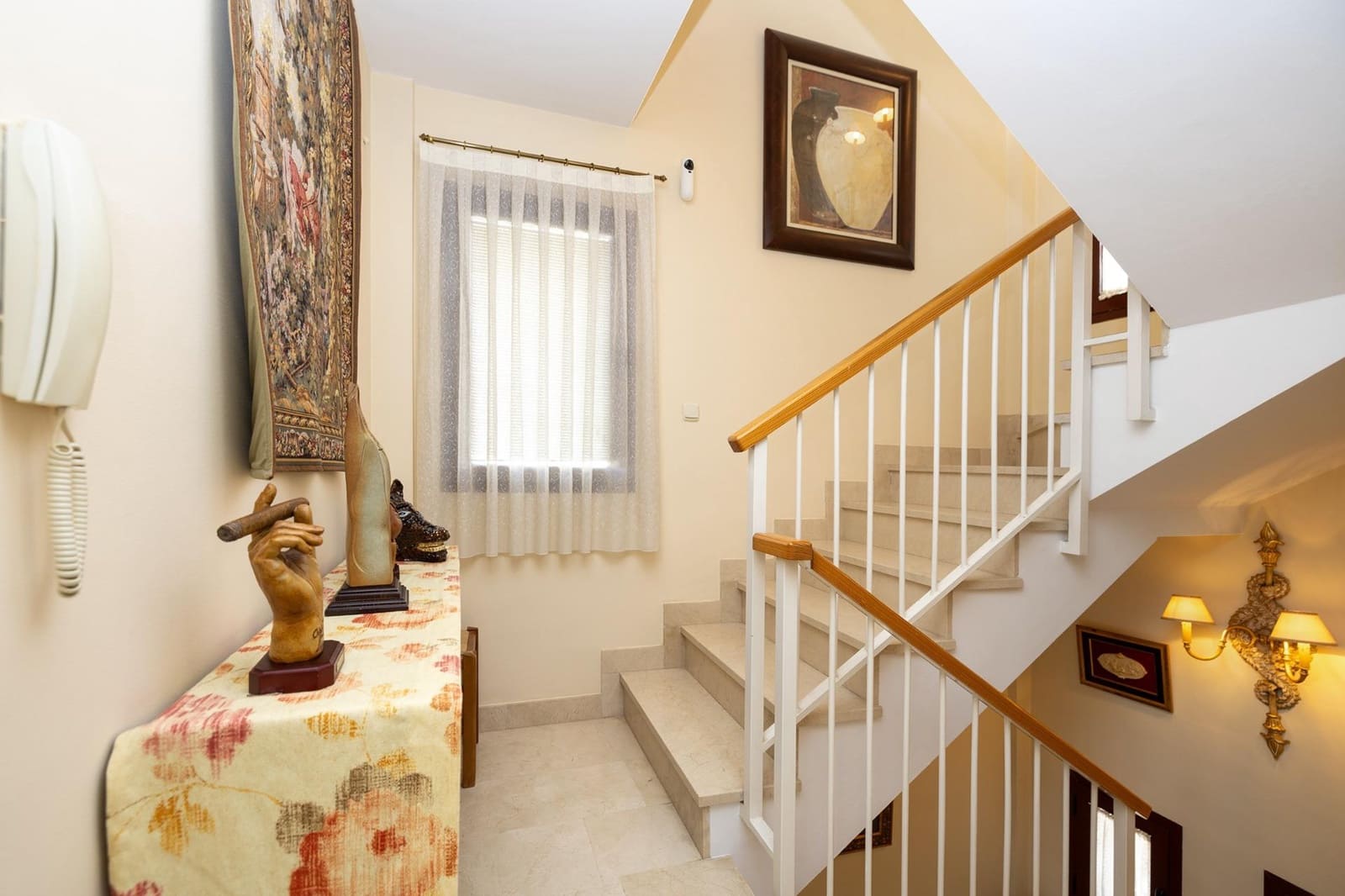 4 sypialnia Willa na sprzedaż w Miasto Grenada z basenem garażem - 450 000 € (Ref: 9374125)