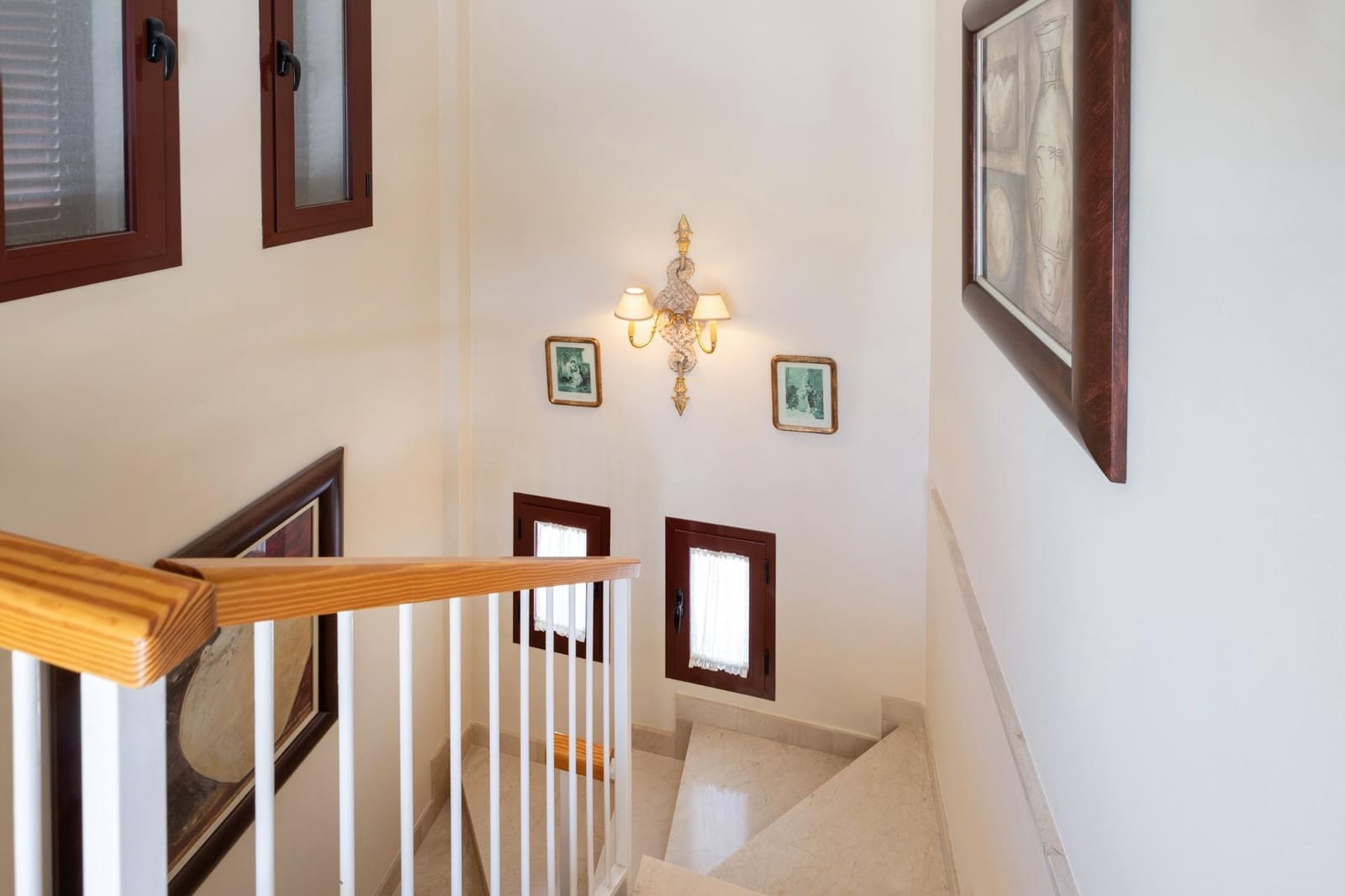 4 sypialnia Willa na sprzedaż w Miasto Grenada z basenem garażem - 450 000 € (Ref: 9374125)