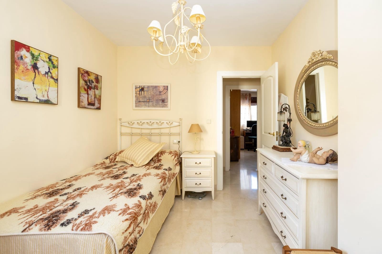 4 sypialnia Willa na sprzedaż w Miasto Grenada z basenem garażem - 450 000 € (Ref: 9374125)