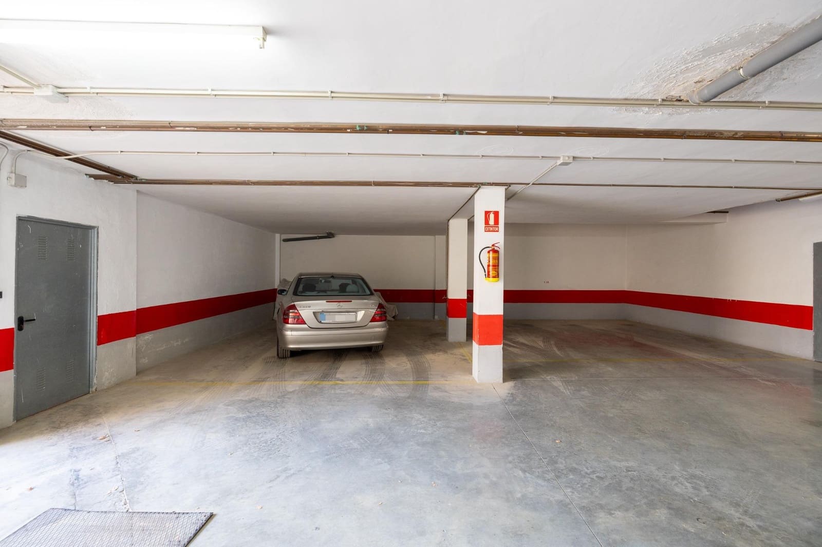 4 sypialnia Willa na sprzedaż w Miasto Grenada z basenem garażem - 450 000 € (Ref: 9374125)