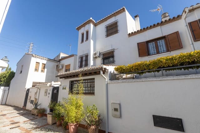 7 slaapkamer Rijtjeshuis te koop in Albaicin, Granada stad met garage - € 470.000 (Ref: 9374127)