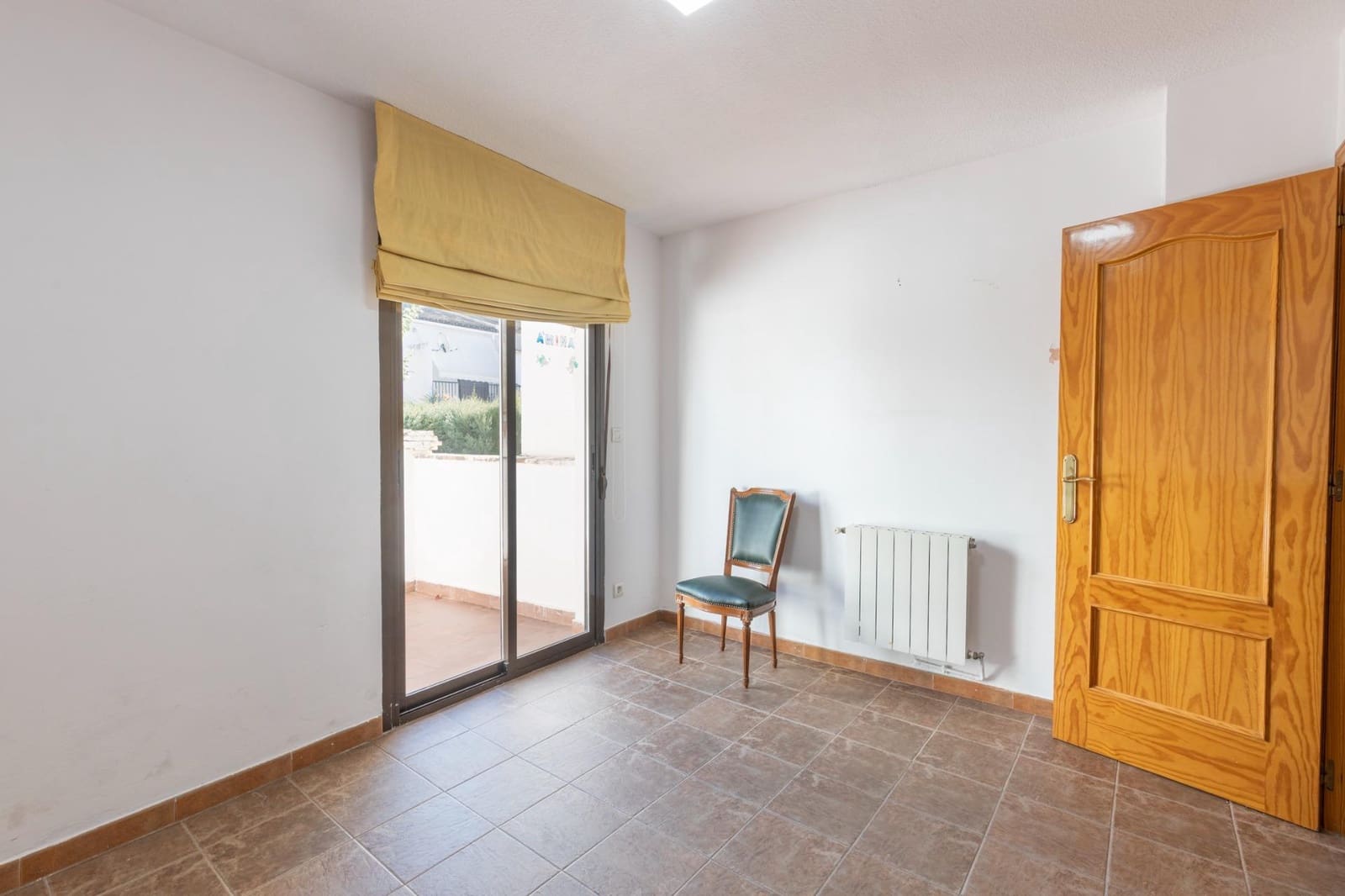 7 slaapkamer Rijtjeshuis te koop in Granada stad met garage - € 470.000 (Ref: 9374127)