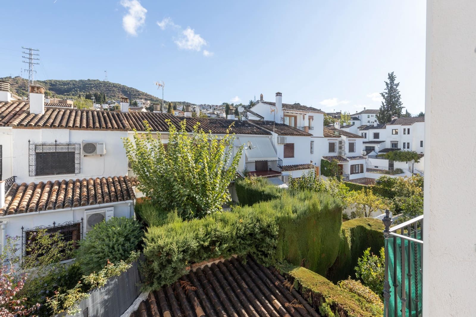 7 slaapkamer Rijtjeshuis te koop in Granada stad met garage - € 470.000 (Ref: 9374127)