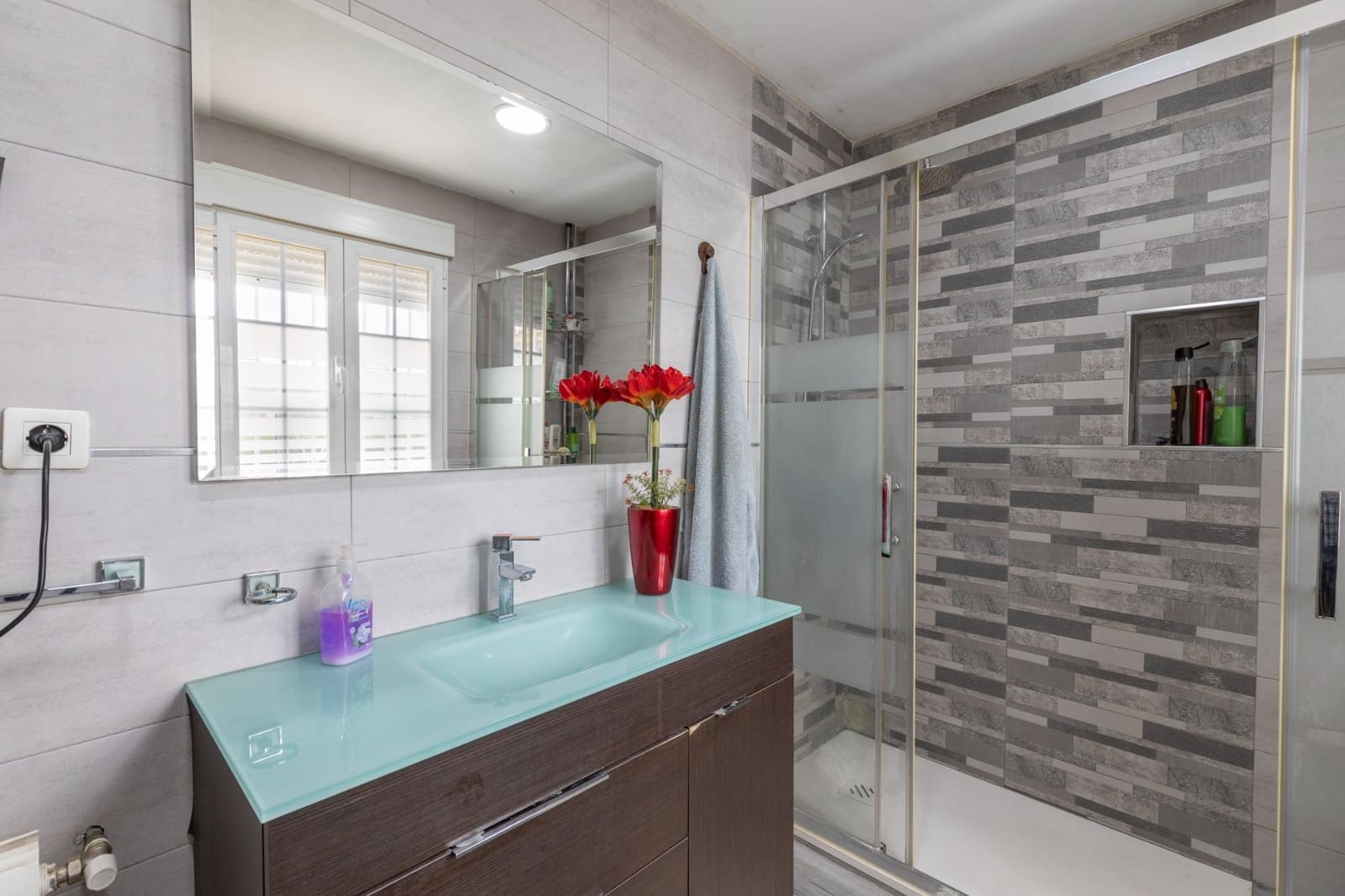 7 soveværelse Villa til salg i Otura med swimmingpool garage - € 449.000 (Ref: 9374312)