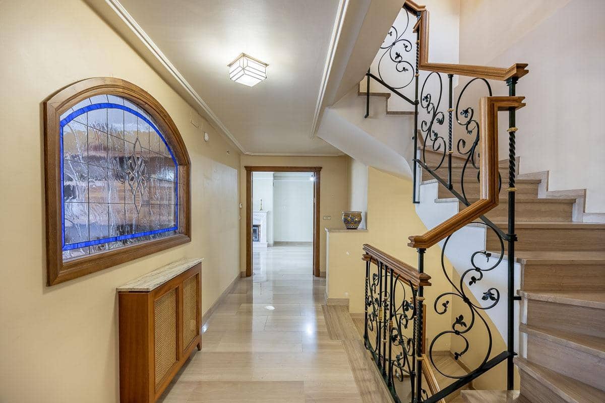 4 sypialnia Willa na sprzedaż w Miasto Grenada z basenem - 697 000 € (Ref: 9374313)