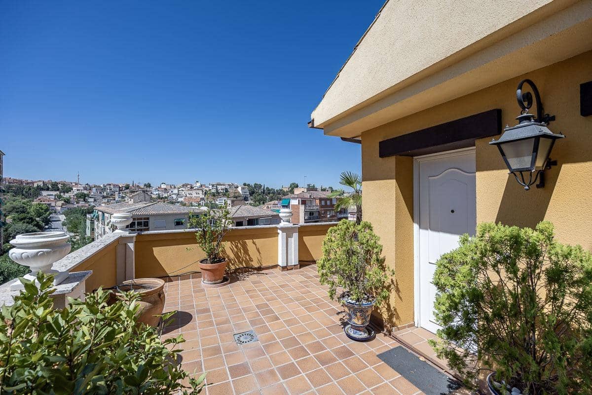 4 sypialnia Willa na sprzedaż w Miasto Grenada z basenem - 697 000 € (Ref: 9374313)