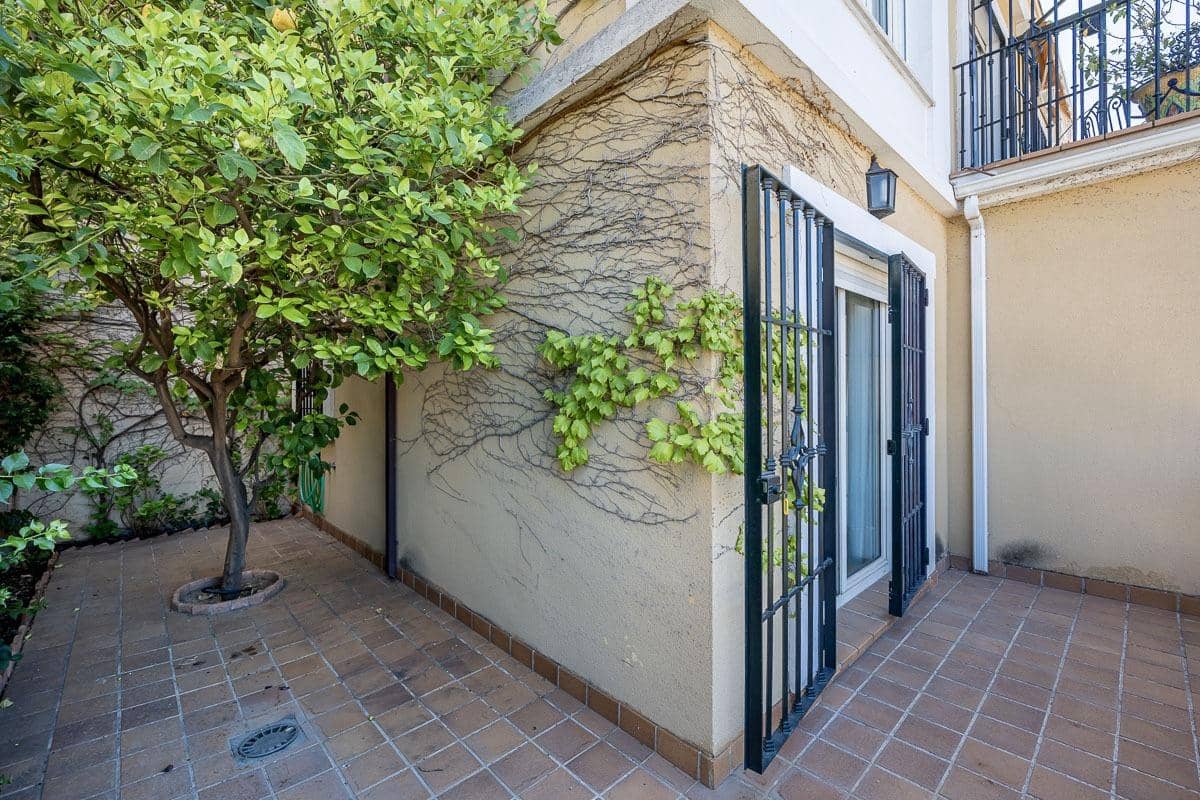 4 sypialnia Willa na sprzedaż w Miasto Grenada z basenem - 697 000 € (Ref: 9374313)