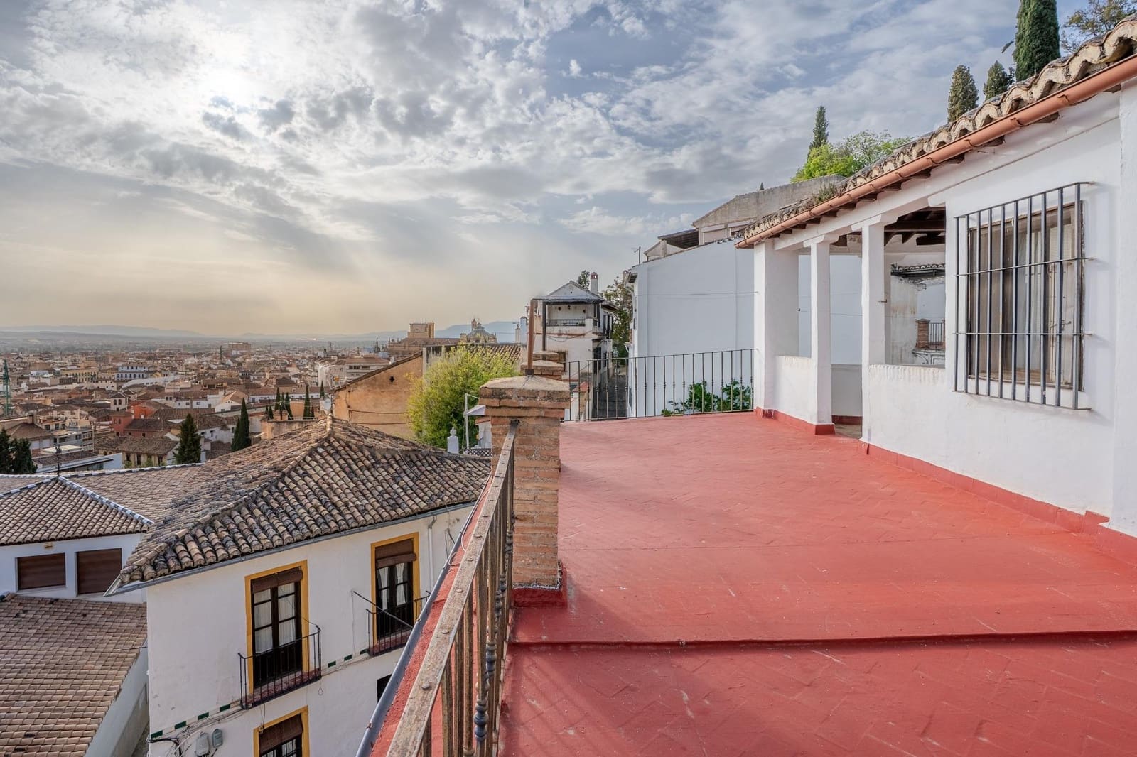 10 sypialnia Willa na sprzedaż w Miasto Grenada z basenem garażem - 1 300 000 € (Ref: 9374314)