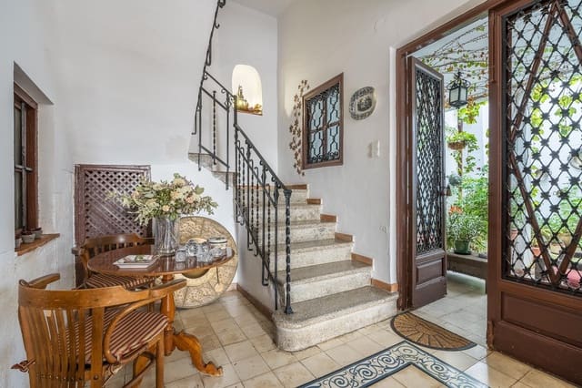 10 soveværelse Villa til salg i Granada by med swimmingpool garage - € 1.300.000 (Ref: 9374314)