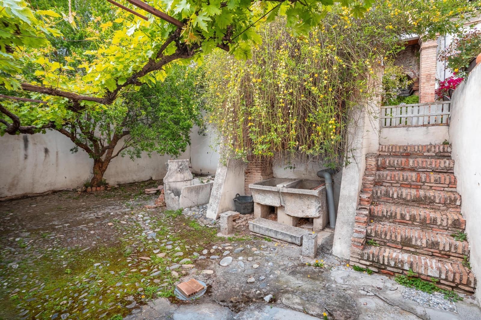 10 sypialnia Willa na sprzedaż w Miasto Grenada z basenem garażem - 1 300 000 € (Ref: 9374314)