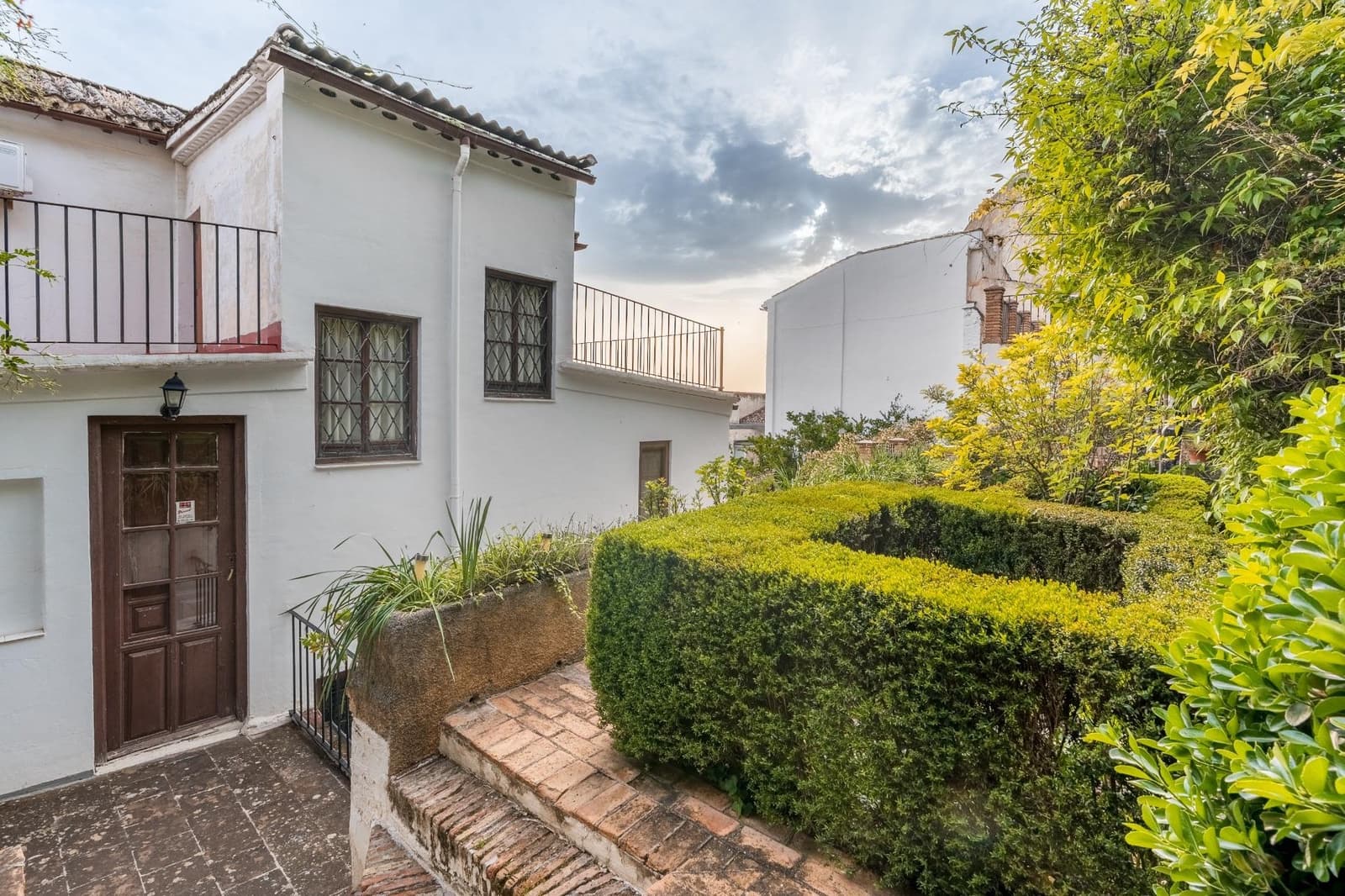 10 sypialnia Willa na sprzedaż w Miasto Grenada z basenem garażem - 1 300 000 € (Ref: 9374314)