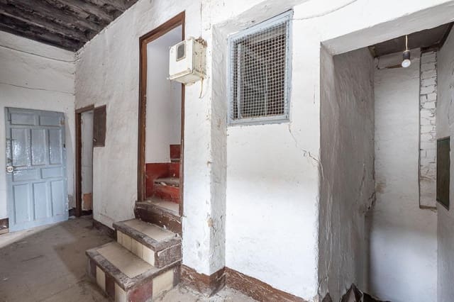 8 bedroom Hotel for sale in Granada city - € 621,000 (Ref: 9374315)