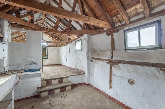 8 bedroom Hotel for sale in Granada city - € 621,000 (Ref: 9374315)