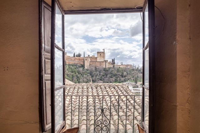 8 bedroom Hotel for sale in Granada city - € 621,000 (Ref: 9374315)