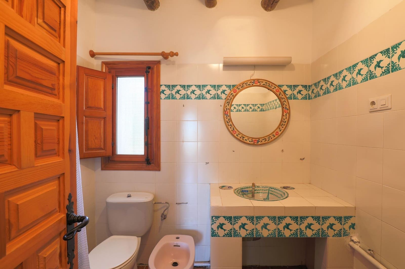 15 soverom Villa til salgs i Busquistar med garasje - € 428 656 (Ref: 9379046)