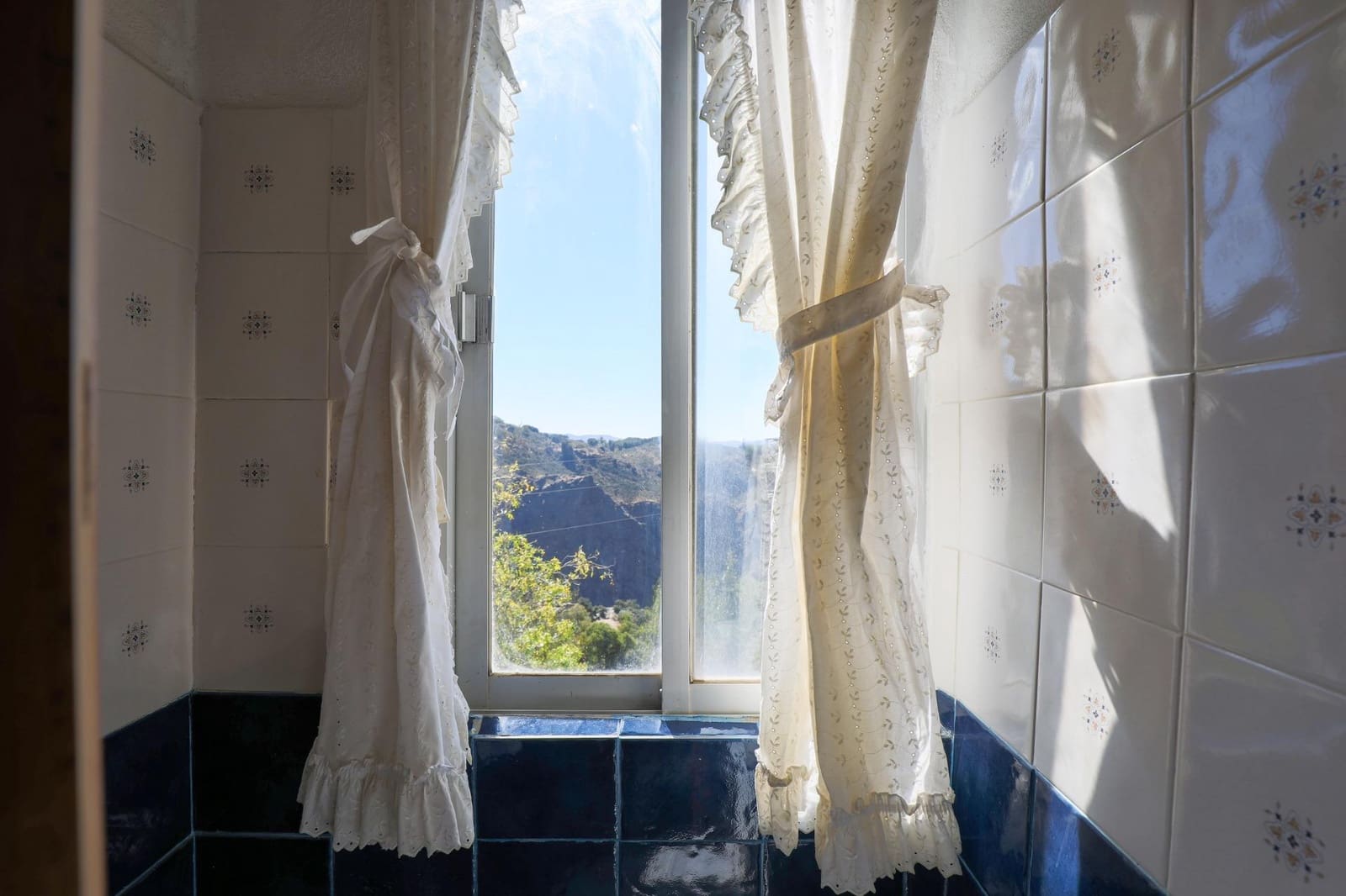 15 soverom Villa til salgs i Busquistar med garasje - € 428 656 (Ref: 9379046)