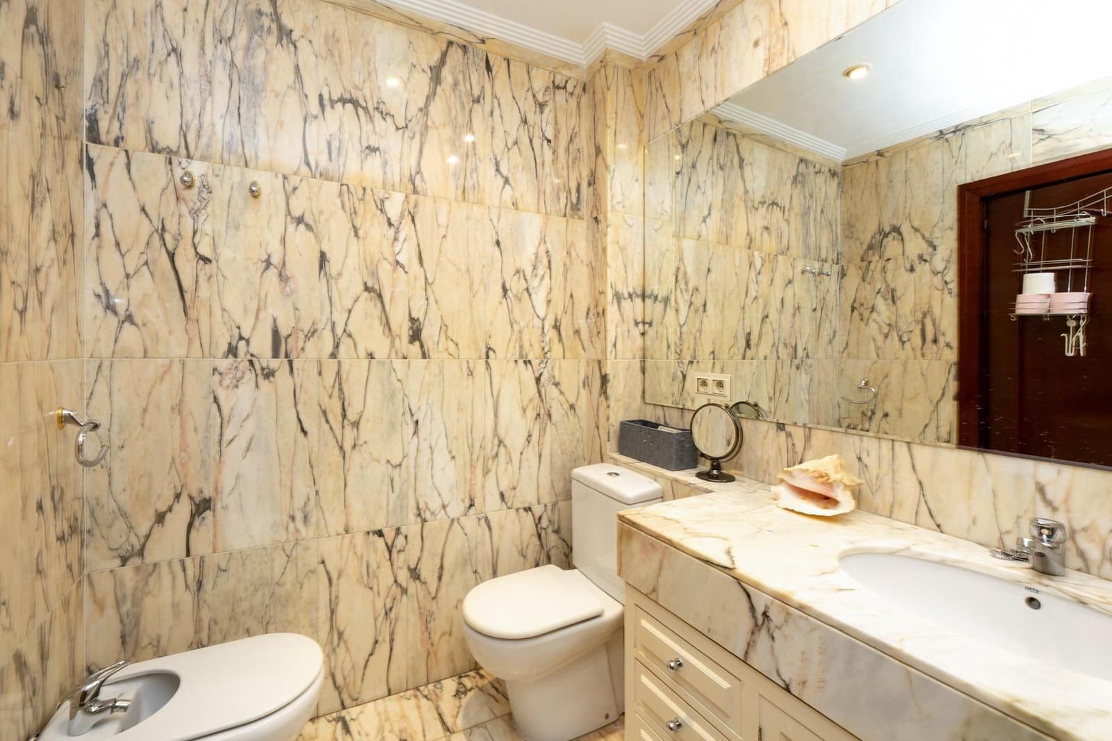 Piso de 5 habitaciones en Granada ciudad en venta - 1.100.000 € (Ref: 9382868)