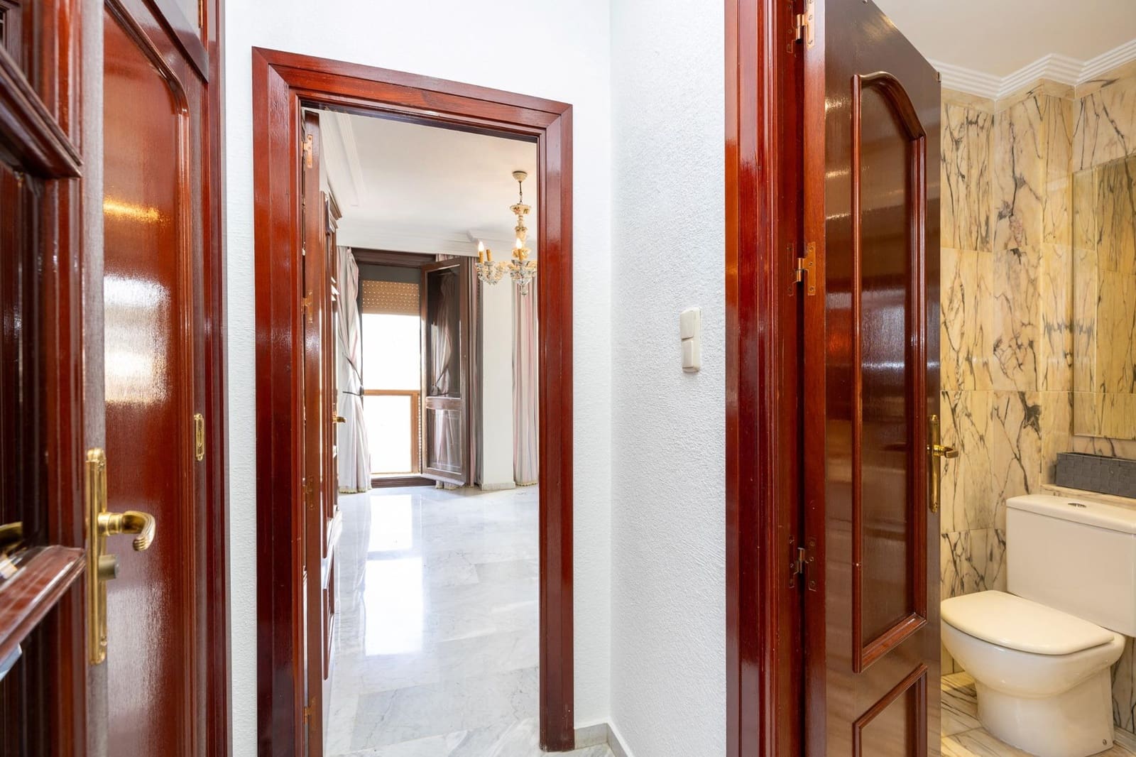 Piso de 5 habitaciones en Granada ciudad en venta - 1.100.000 € (Ref: 9382868)