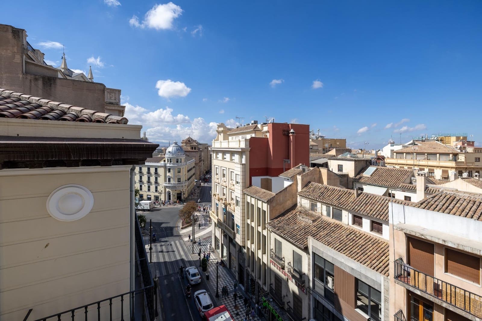 Piso de 5 habitaciones en Granada ciudad en venta - 1.100.000 € (Ref: 9382868)