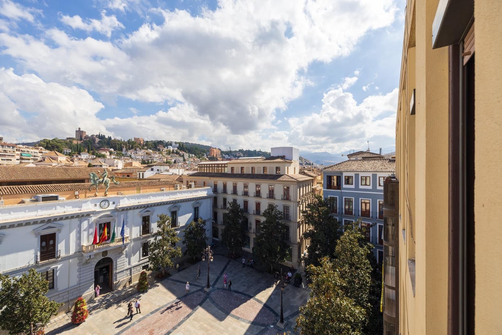 Piso de 5 habitaciones en Granada ciudad en venta - 1.100.000 € (Ref: 9382868)