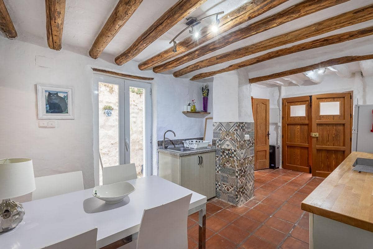 2 bedroom Townhouse for sale in Alhama de Granada - € 89,000 (Ref: 9386017)