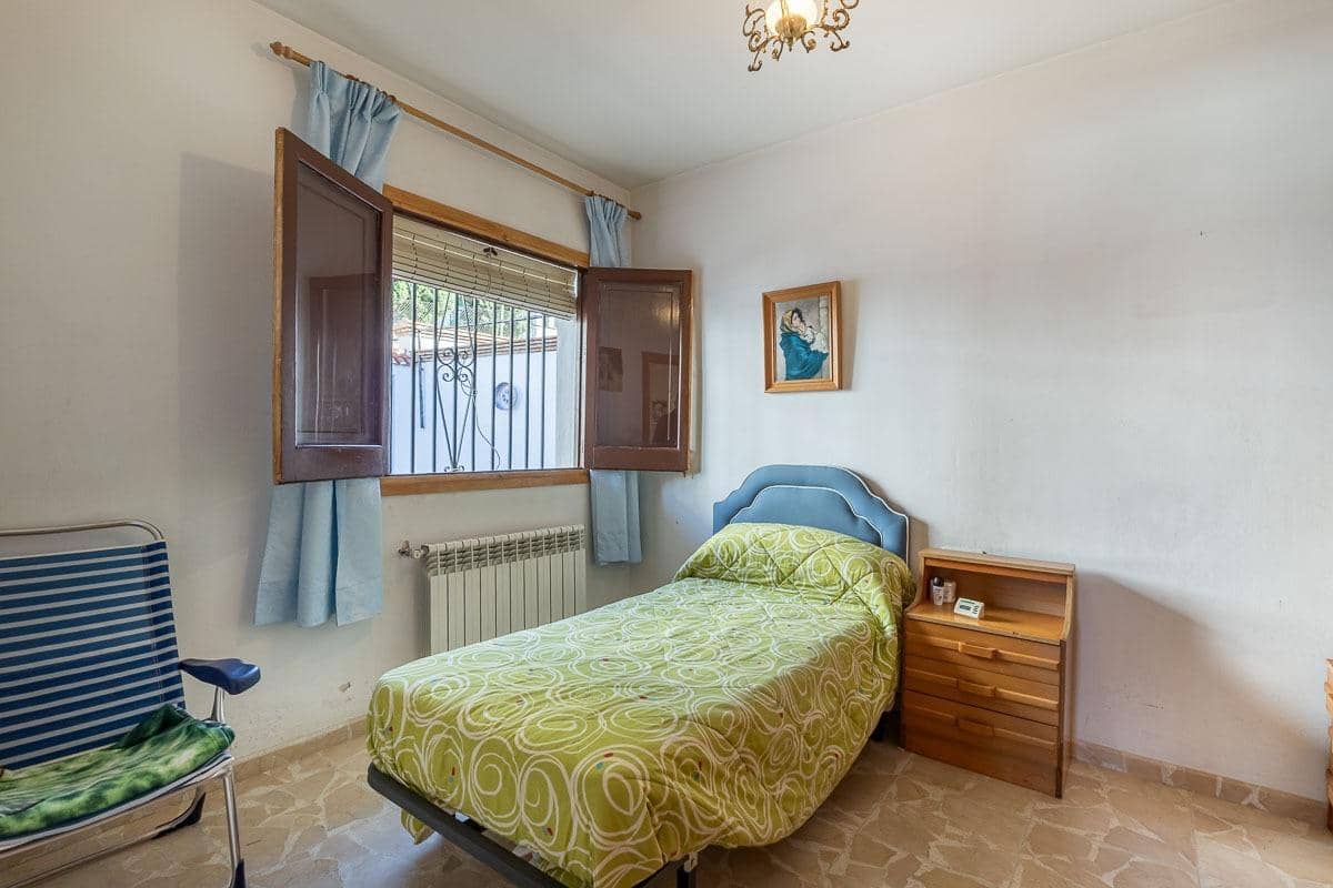 4 sovrum Villa till salu i Granada stad med pool garage - 470 000 € (Ref: 9386018)