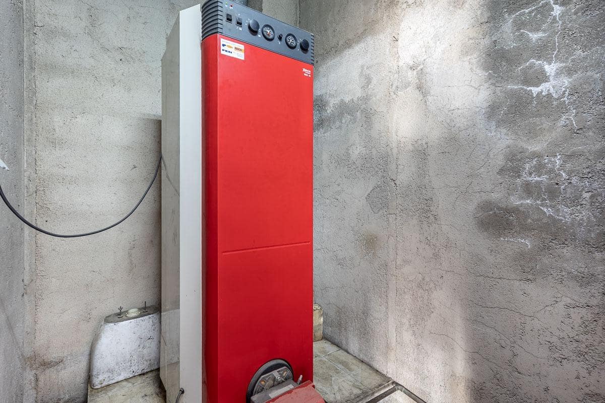 4 sovrum Villa till salu i Granada stad med pool garage - 470 000 € (Ref: 9386018)