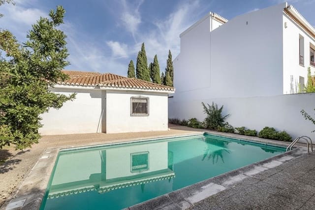 4 sovrum Villa till salu i Granada stad med pool garage - 470 000 € (Ref: 9386018)
