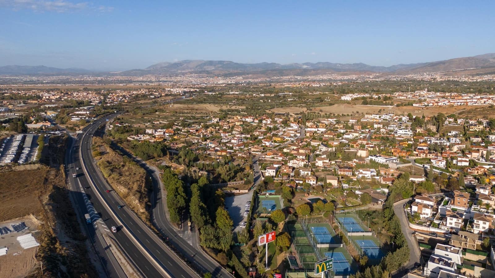 Ubebygd land til salgs i Otura - € 950 000 (Ref: 9396020)