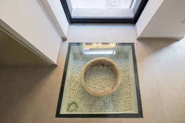 Byhus til salg i Centro, Granada by - € 1.200.000 (Ref: 9404429)