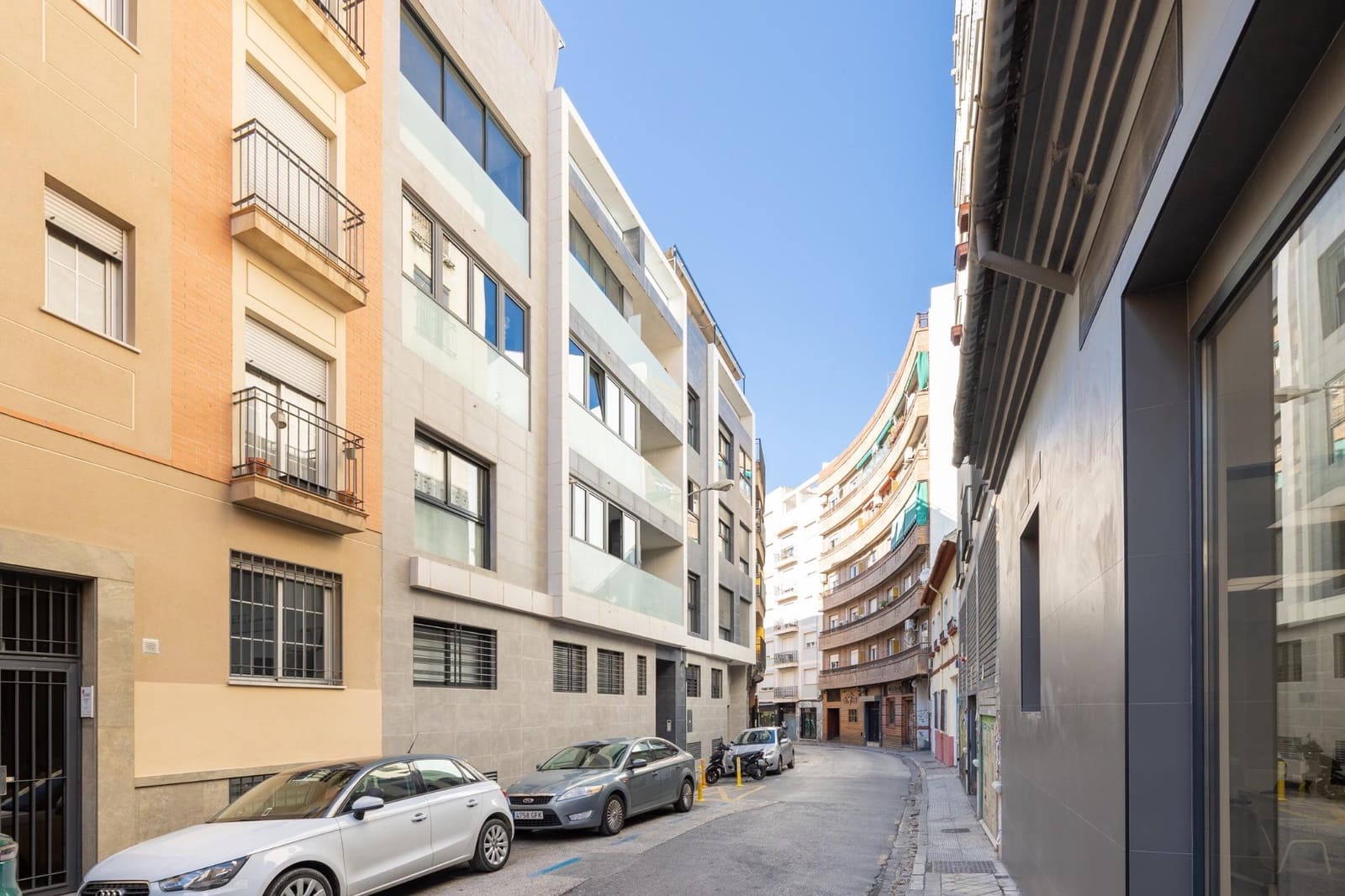 4 Zimmer Wohnung zu verkaufen in Granada Stadt mit Garage - 590.000 € (Ref: 9414125)