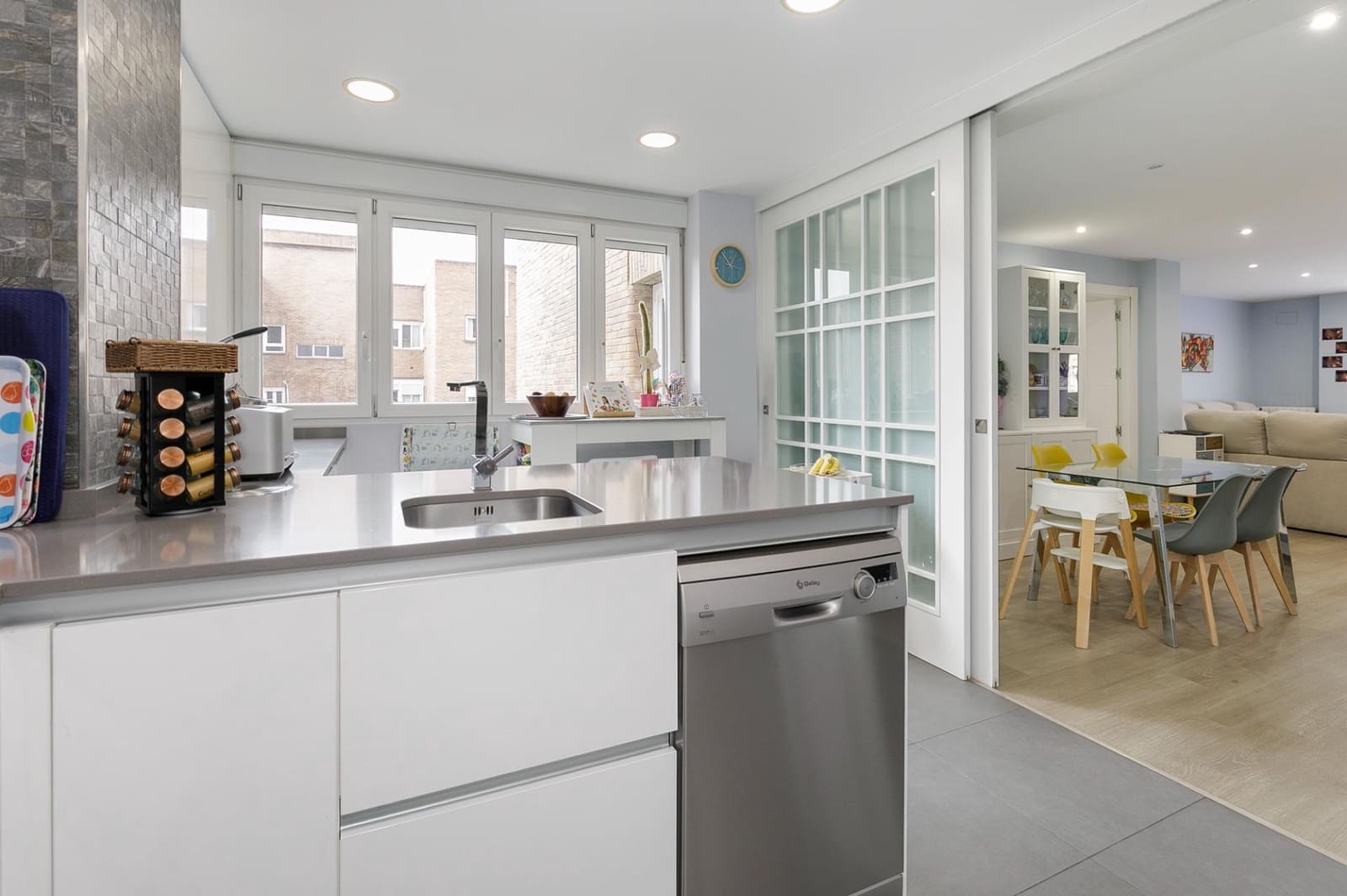 4 sovrum Lägenhet till salu i Granada stad med garage - 535 000 € (Ref: 9468509)