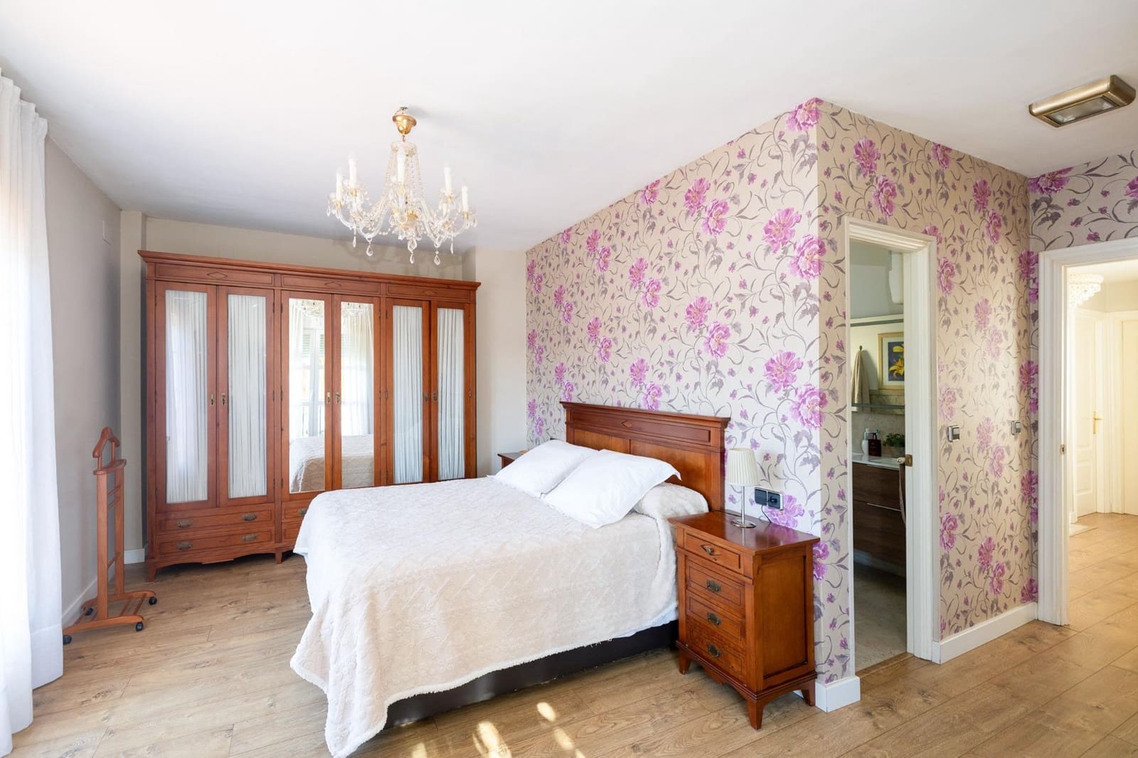 Chalet de 4 habitaciones en Alhendín en venta con piscina garaje - 345.000 € (Ref: 9470395)