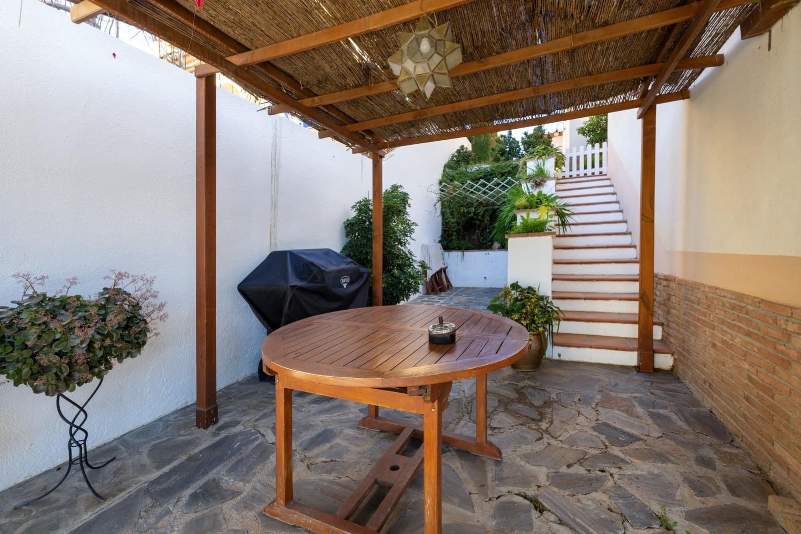 Chalet de 4 habitaciones en Alhendín en venta con piscina garaje - 345.000 € (Ref: 9470395)