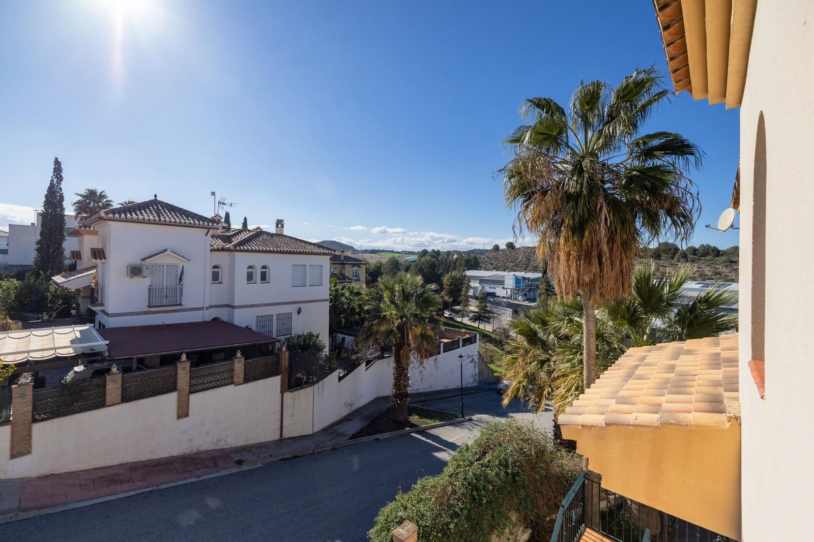 Chalet de 4 habitaciones en Alhendín en venta con piscina garaje - 345.000 € (Ref: 9470395)