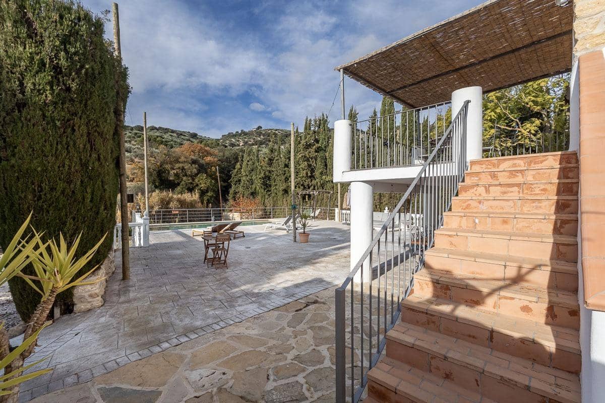 5 sovrum Villa till salu i Montefrio med pool - 345 000 € (Ref: 9470396)