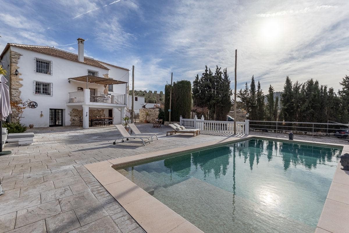 5 sovrum Villa till salu i Montefrio med pool - 345 000 € (Ref: 9470396)