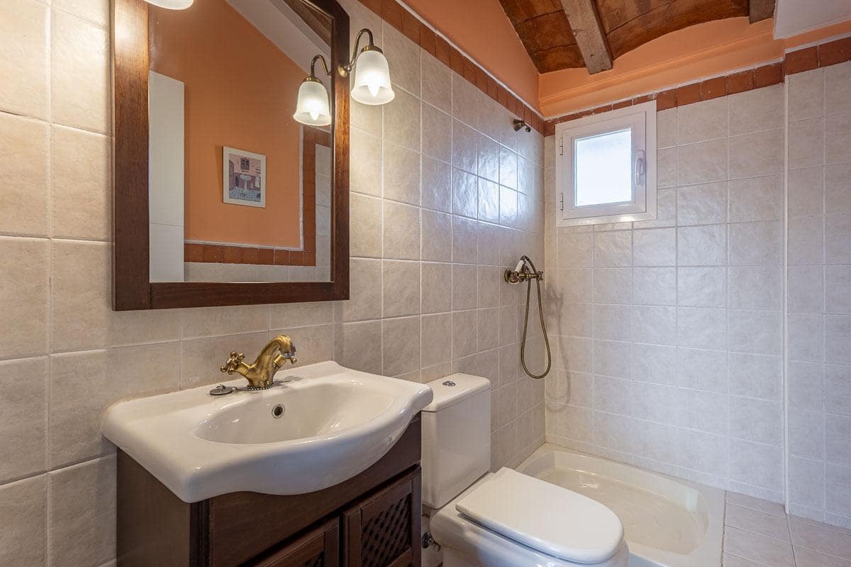 5 quarto Moradia para venda em Gojar com piscina garagem - 690 000 € (Ref: 9530547)