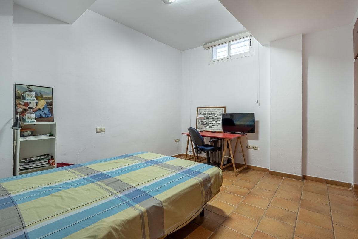 5 quarto Moradia para venda em Gojar com piscina garagem - 690 000 € (Ref: 9530547)