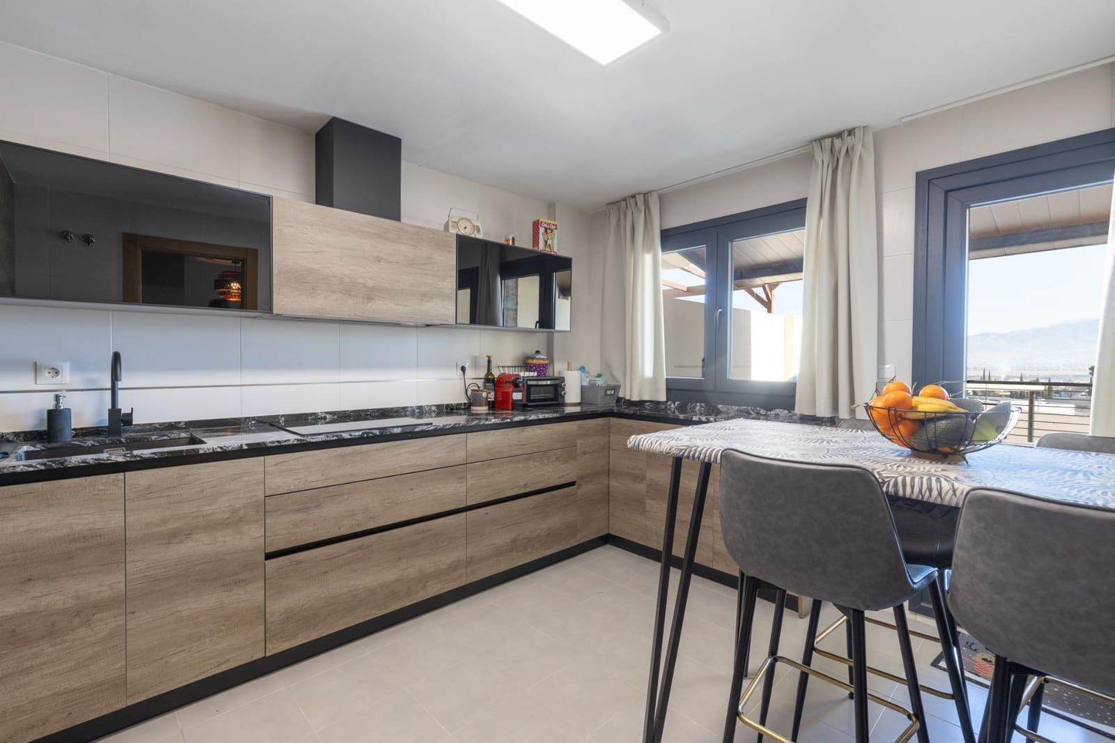 4 soveværelse Rækkehus til salg i Las Gabias med swimmingpool garage - € 299.000 (Ref: 9541126)