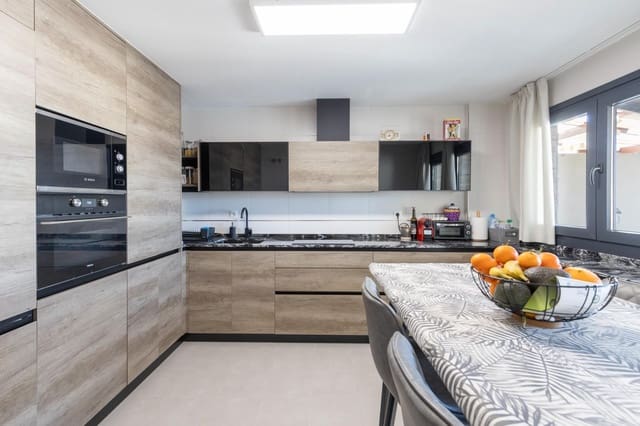 4 soveværelse Rækkehus til salg i Las Gabias med swimmingpool garage - € 299.000 (Ref: 9541126)