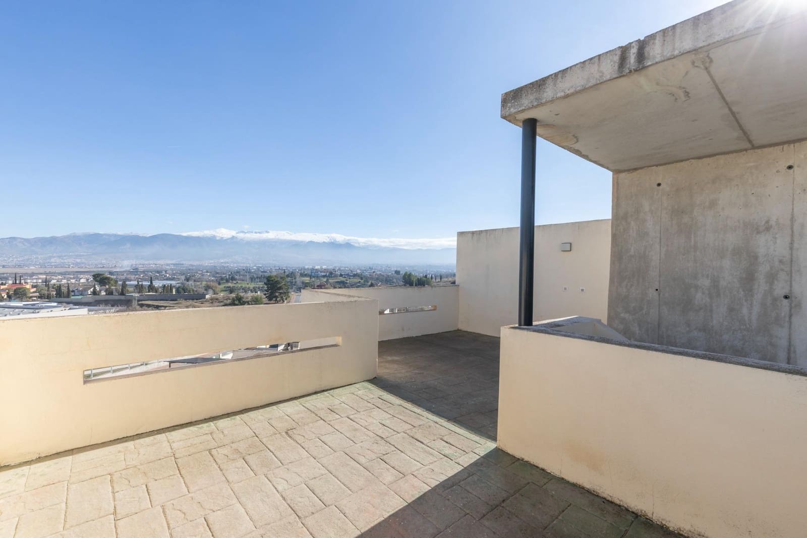 4 soveværelse Rækkehus til salg i Las Gabias med swimmingpool garage - € 299.000 (Ref: 9541126)