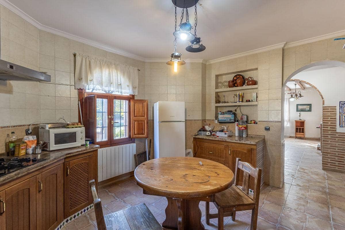 4 soveværelse Finca/Landehus til salg i Moraleda de Zafayona med swimmingpool garage - € 260.000 (Ref: 9541128)