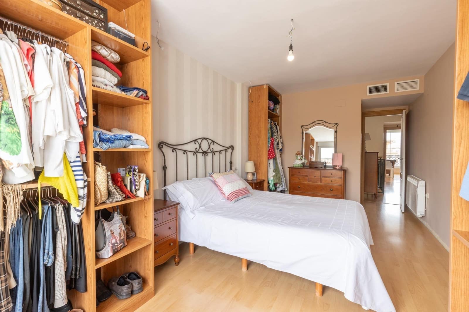 4 sypialnia Willa na sprzedaż w Albolote z garażem - 309 000 € (Ref: 9541129)