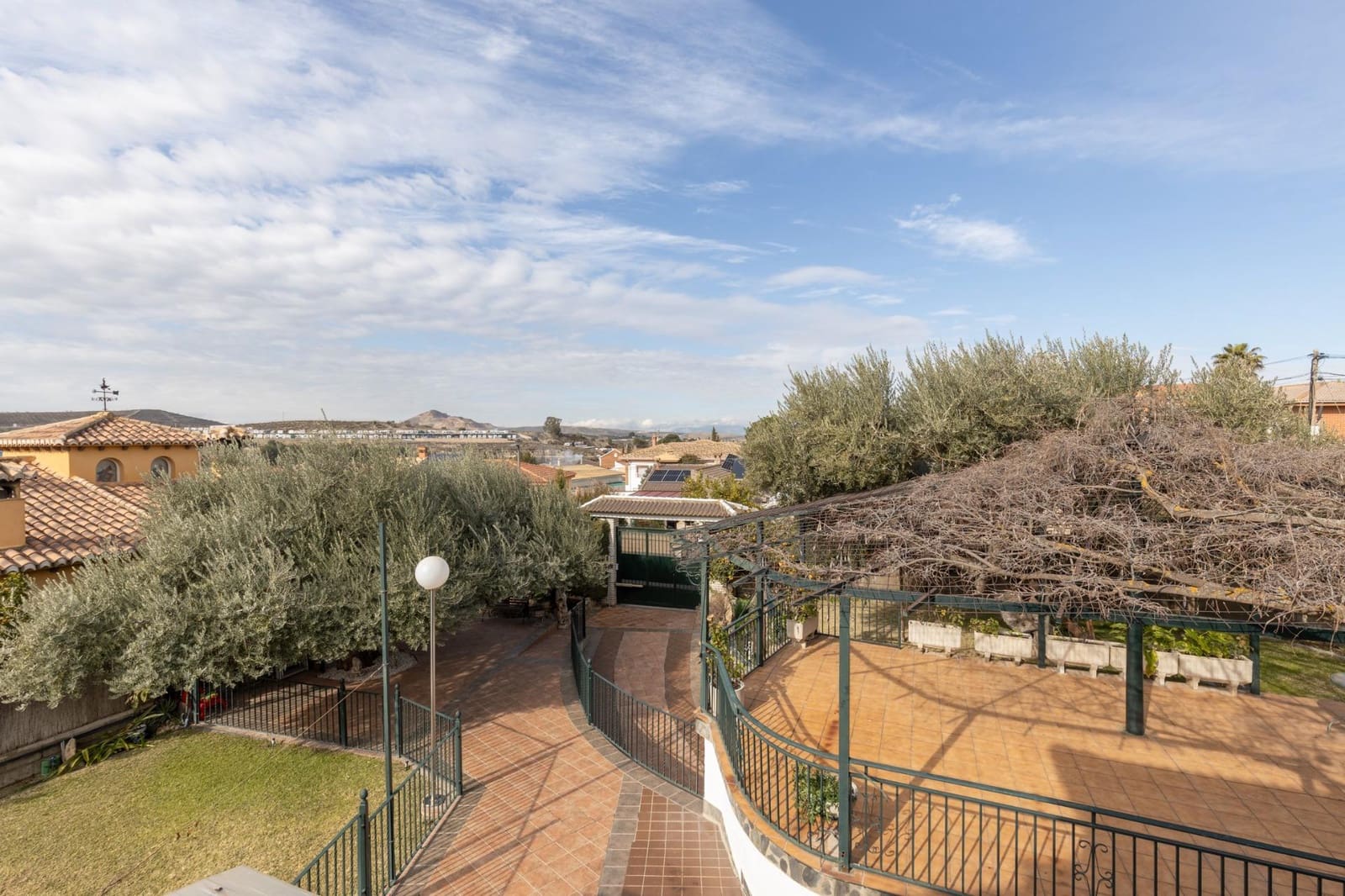 Chalet de 6 habitaciones en Otura en venta con piscina garaje - 540.000 € (Ref: 9541130)