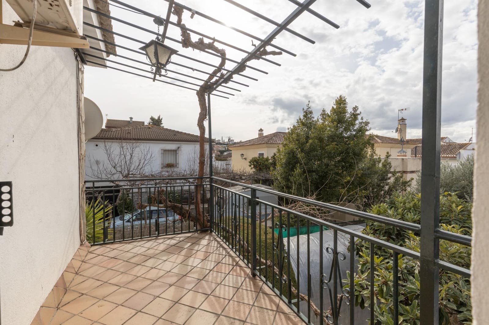 Chalet de 6 habitaciones en Otura en venta con piscina garaje - 540.000 € (Ref: 9541130)