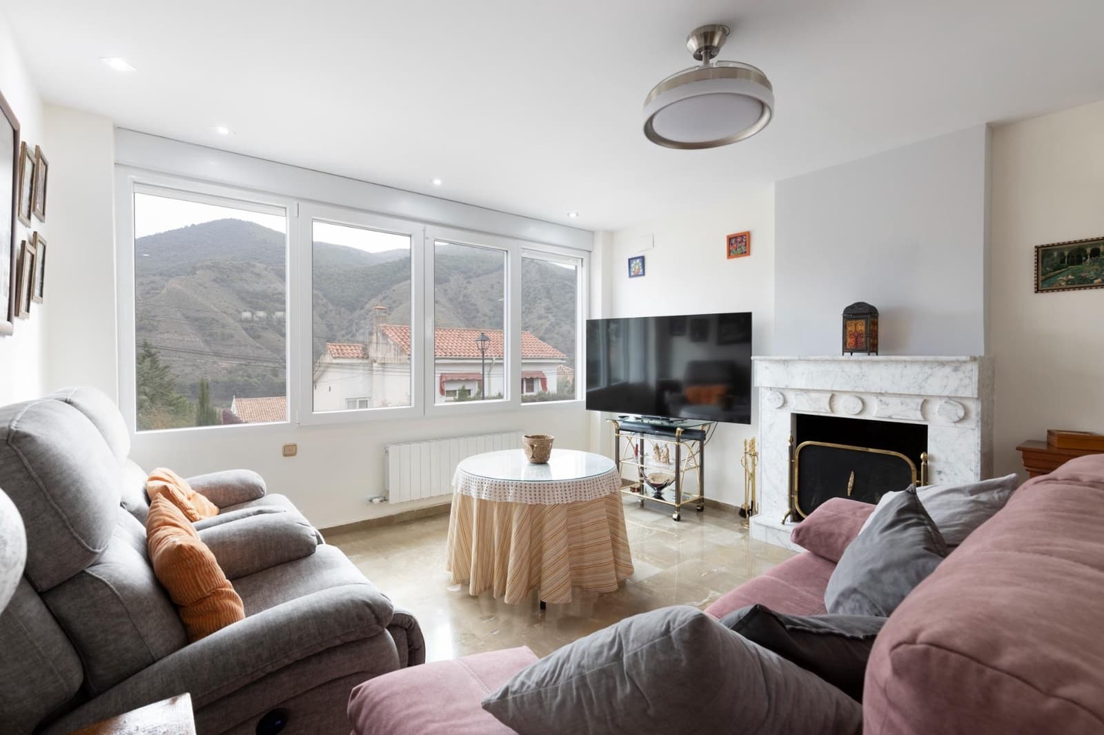 4 quarto Moradia para venda em Pinos Genil com piscina garagem - 380 000 € (Ref: 9541132)