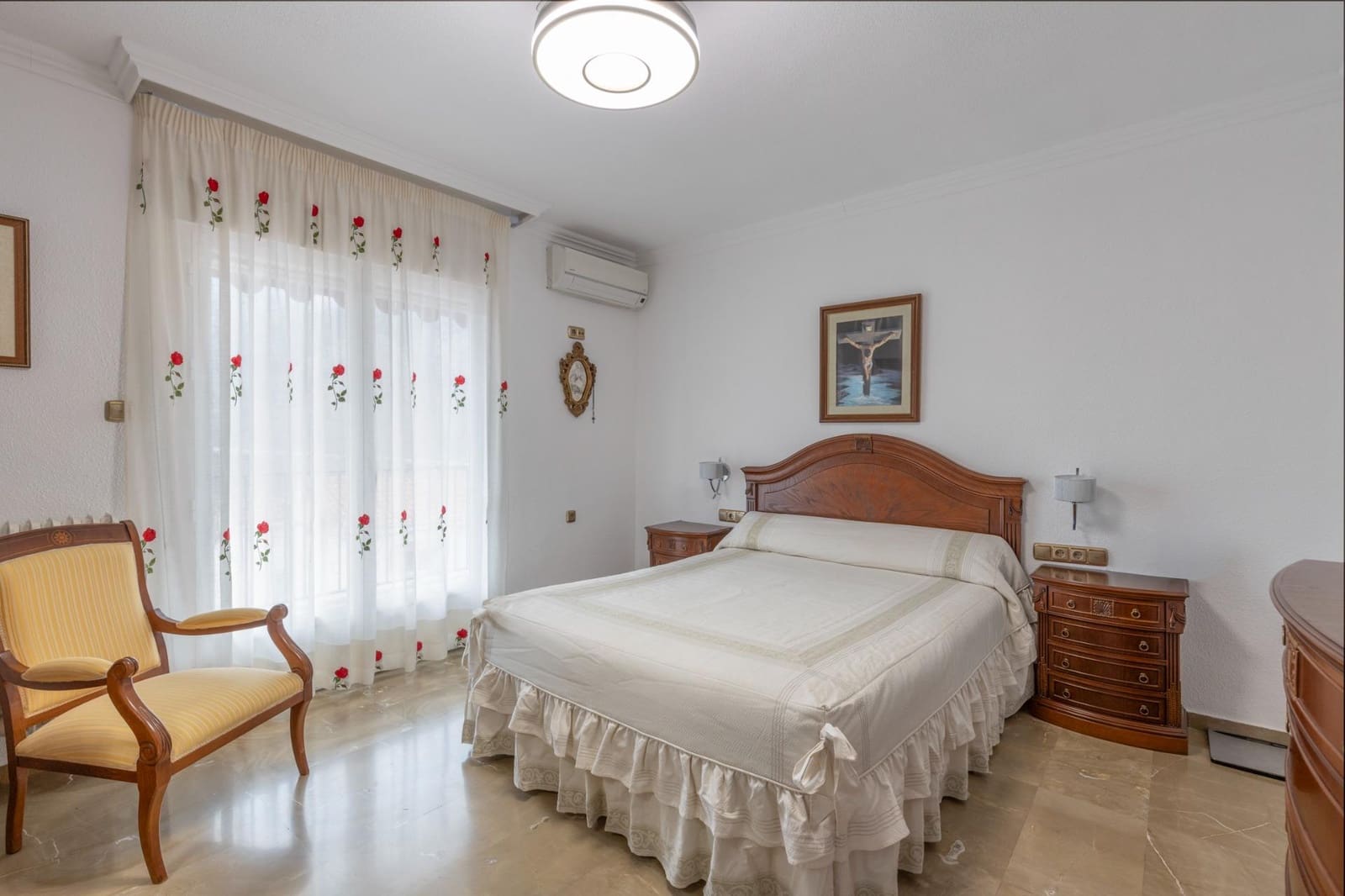 4 quarto Moradia para venda em Pinos Genil com piscina garagem - 380 000 € (Ref: 9541132)