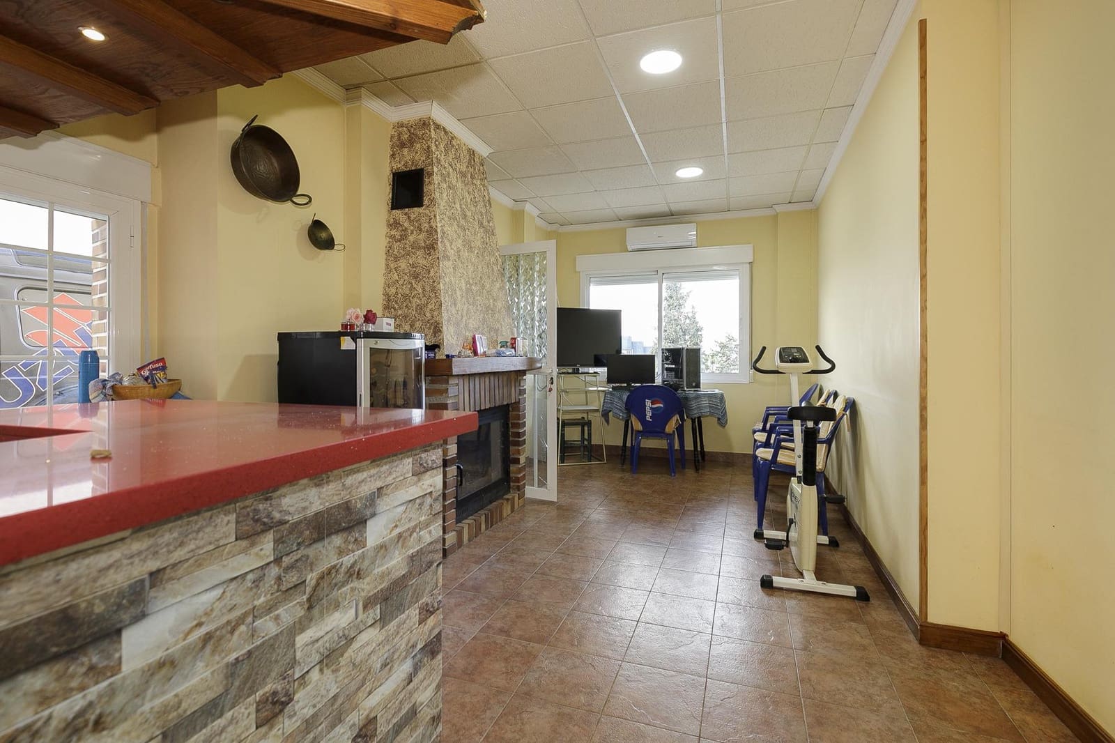 3 sypialnia Willa na sprzedaż w Gojar z basenem garażem - 415 000 € (Ref: 9541134)