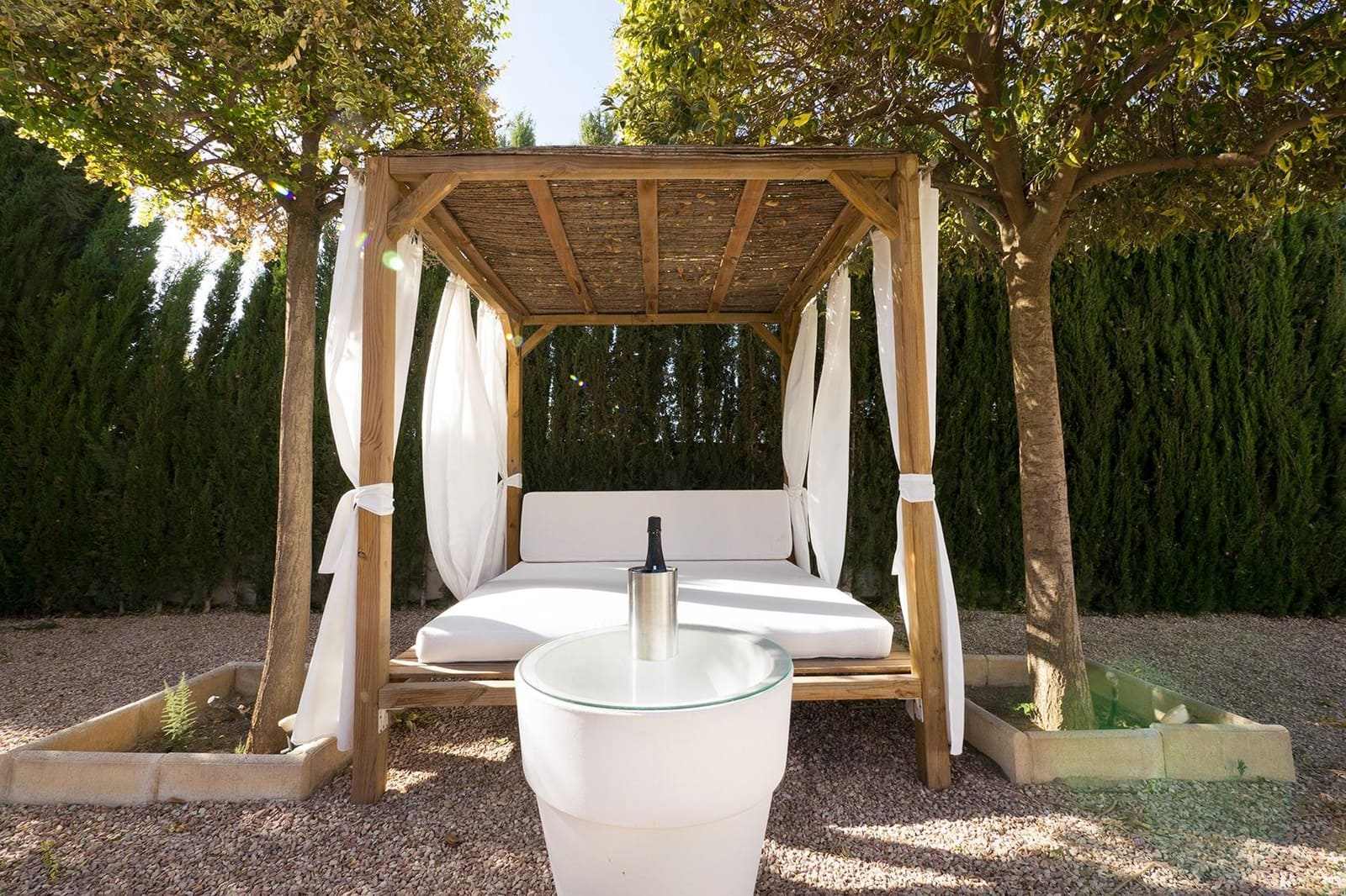 5 sypialnia Willa na sprzedaż w Otura z basenem garażem - 795 000 € (Ref: 9568698)